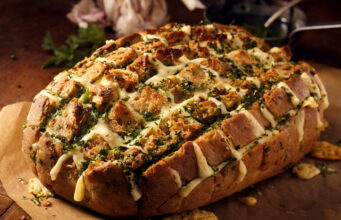 Рецепт: Леб полнет со сирење и лук