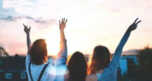 3 грешки кои ги прават луѓето кои сакаат да запознаваат нови луѓе и да се дружат