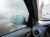 Трик кој помага за побрзо одмаглување на стаклата во автомобилот