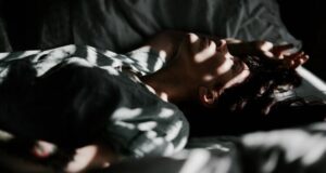 Природни начини и трикови како да го спречите ‘рчењето и ноќното будење