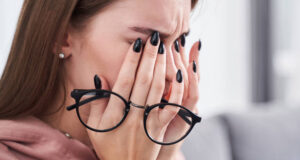 Дали често ви солзат очите? Ова се најчестите проблеми…