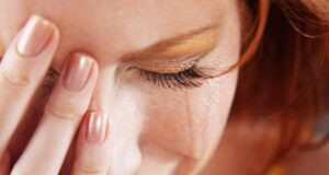 Како да се надмине тагата и да се продолжи животот по загубата на најблиските