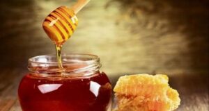 Руски нутриционист открива во кој период од денот треба да јадеме мед