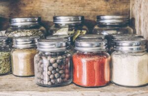 Зачини кои ќе ги надополнат зимските јадења!