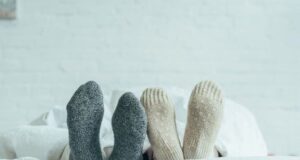 Еве зошто е добро да спиете со чорапи