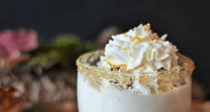 Белo топло чоколадо со вкус на Рафаело