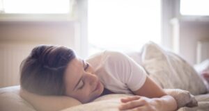 Дали спиењето на стомак е лошо за нашето тело?