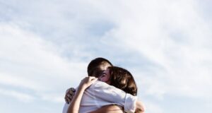 Како ќе знаете дека некому му се допаѓате?