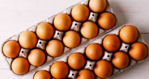 Да, јајцата можат да ви помогнат да изгубите тежина. Еве како…