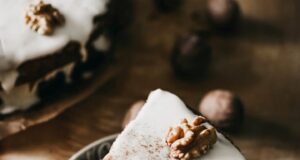 РЕЦЕПТ НА ДЕНОТ: Десерт со јаткасти плодови и капучино