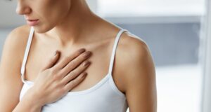 Дали понекогаш го слушате чукањето на вашето срце додека лежите? Еве што треба да знаете