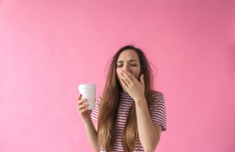 Дали сте хронично уморни? Можеби страдате од овој симптом