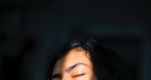 Дали болката во цервикалниот ‘рбет има врска со неправилно држење на телото?