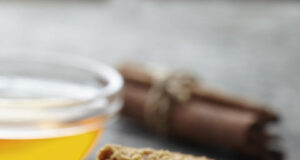 Тенки, крцкави шведски бисквити со ѓумбир и цимет