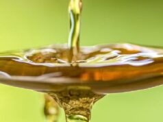 Јаболковиот оцет прави чуда за кожата