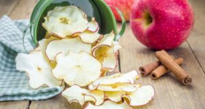 Домашен чипс од јаболка е здрава ужина и лесно се прави