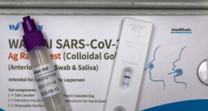 Зошто тестовите за коронавирус се позитивни дури и кога нема повеќе симптоми?