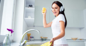 Миењето садови е активност која го активира мозокот и ви помага да се фокусирате