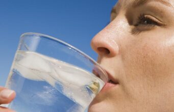 Препознајте ги симптомите на дехидрација