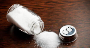 Две видови храна кои не смеете да го солите