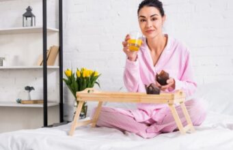 Ги правиме СЕКОЕ УТРО: Овие ГРЕШКИ при будењето влијаат на расположението