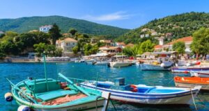 Грчкиот остров „Одисеј“ изгледа како парче рај