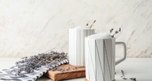 Топло млеко со жалфија или лаванда за побрзо заспивање