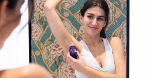 Дали дезодорансот треба да се нанесува навечер или наутро?