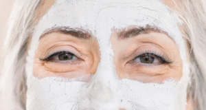 Избришете години од вашето лице: Намалете ги брчките и старечките дамки со оваа чудесна маска