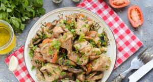 Месо со печурки и домати во рерна – оригинален рецепт