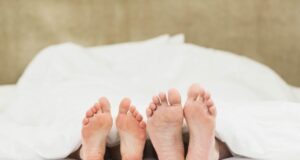 Лоша циркулација или нешто друго: Што зборуваат студените стапала за нашето здравје?