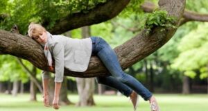 Дали сте постојано уморни кога ќе се вратите на работа? Причината може да биде ова