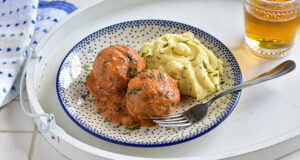 Ќофтиња со месо и ориз