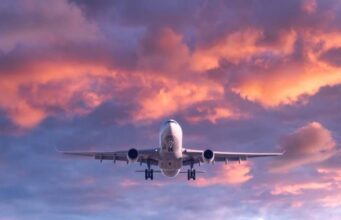 Зошто повеќето авиони се бели?