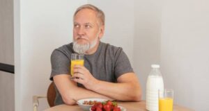 Сок од портокал или млеко? Еве што е подобро да се пие наутро