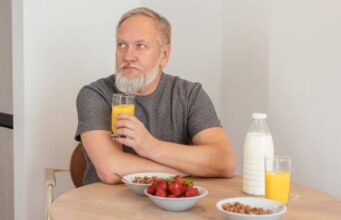 Сок од портокал или млеко? Еве што е подобро да се пие наутро