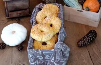 Нешто поинакво: Брзи колачи со сирење