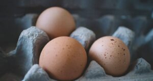 Како да знаете дали јајцата се расипани?