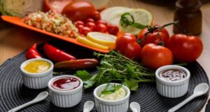 Сите ги сакаме кечапот, мајонезот и сенфот, но дали знаете како тие влијаат на ЗДРАВЈЕТО?