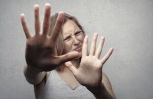 Како да се ослободите од НЕРВОЗАТА за МИНУТА? – ПРОБАЈТЕ ја оваа техника