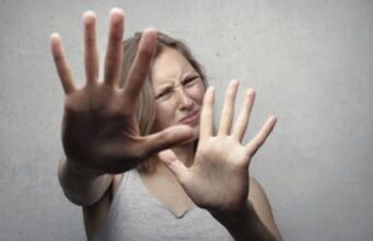 Како да се ослободите од НЕРВОЗАТА за МИНУТА? – ПРОБАЈТЕ ја оваа техника