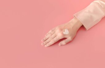 Причини зошто ви отекуваат прстите и треба да посетите лекар