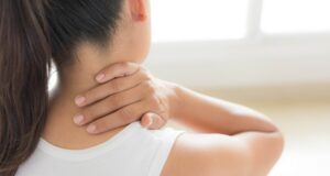 Одличен начин да се ослободите од болките во вратот…