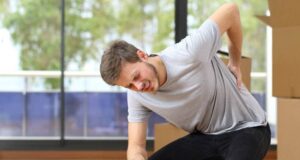 Болките во ‘рбетот се честа појава, но не вака… 6 симптоми кои укажуваат на сериозни проблеми