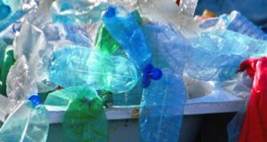 Го јадеме, пиеме и го вдишуваме, без да сфатиме колку ни штети