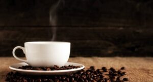 ТОПЛО или ЛАДНО КАФЕ: Дали едно од нив е ПОЗДРАВО?