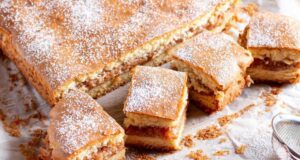 Нема подобар рецепт за пита со јаболка, се топи во уста!