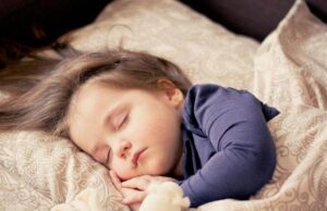 Лекарите ги предупредуваат родителите чии деца спијат малку или лошо