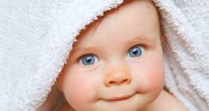 Кога и зошто очите на бебињата ја менуваат бојата