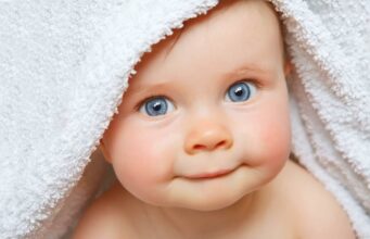 Кога и зошто очите на бебињата ја менуваат бојата